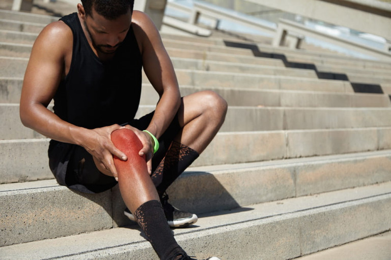 5 Common Causes of Knee Pain and How Homeopathy May Help